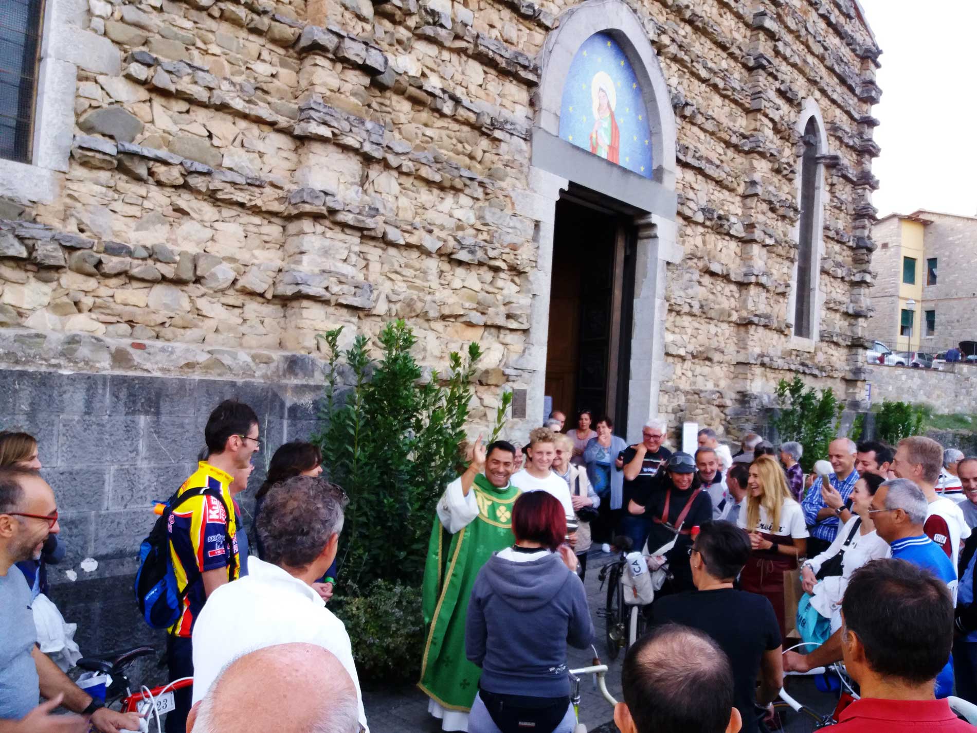 benedizione-delle-biciclette-a-Eroica-Gaiole-2017