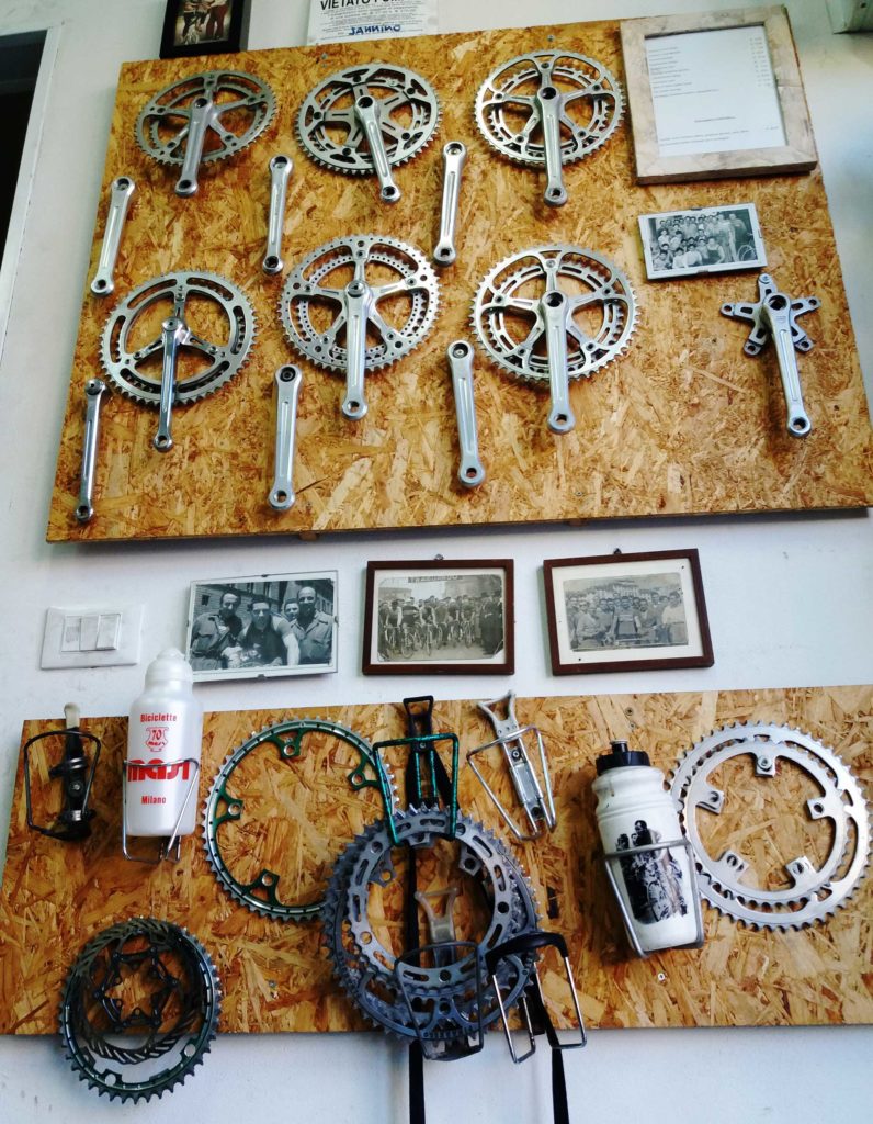 ricambi-componenti-bici-Ciclo-officina-Tredicibici-796x1024  