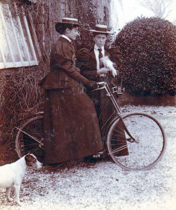 donne-in-bicicletta-fine-Ottocento  