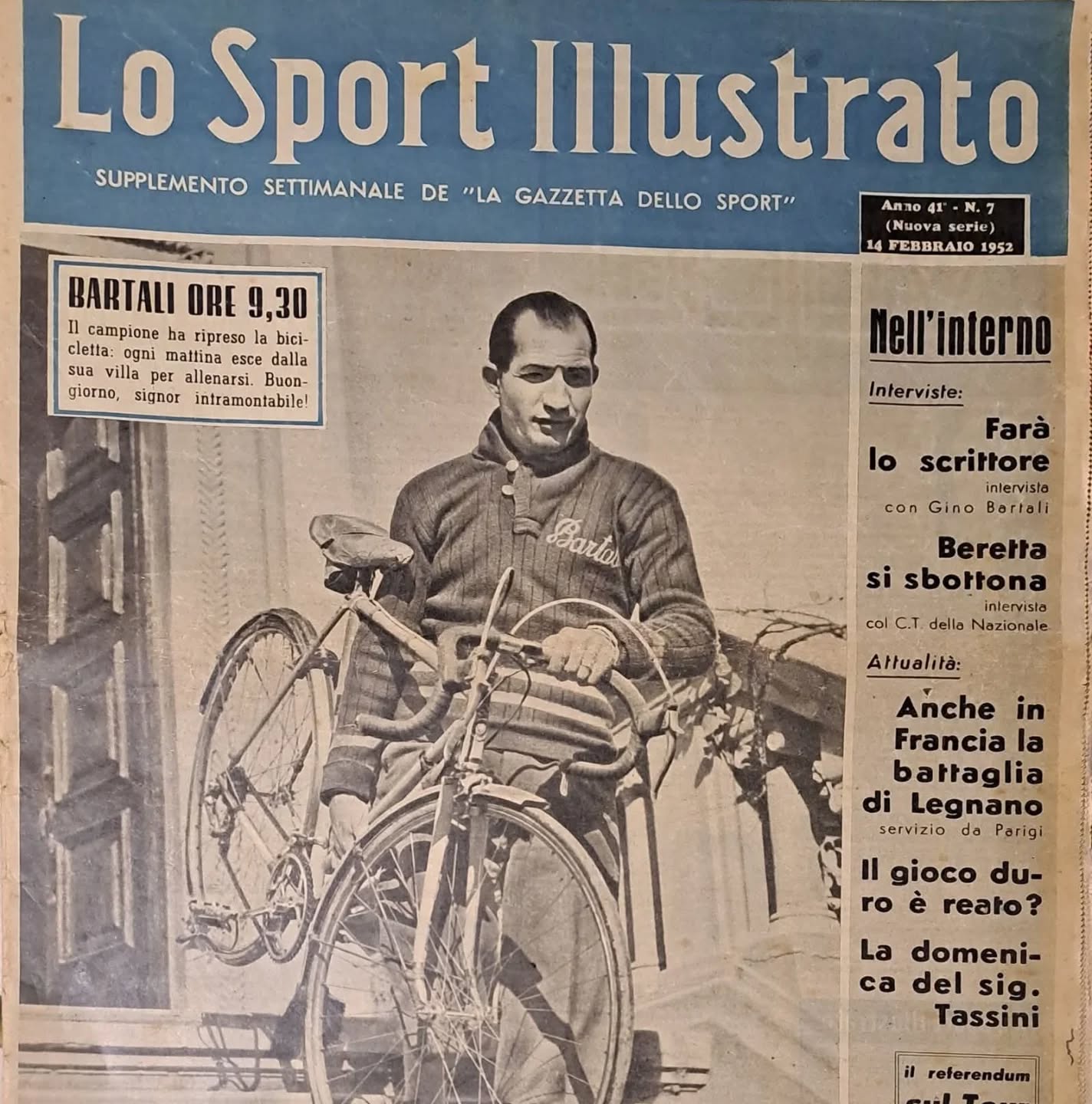 Questa è la fotografia che ho di te nel mio ufficio. È un poster bello grande posizionato nella sala interna, quella più riservata. Ce n'è un'altra di foto che ti ritrae, più piccola, vicino alla mia scrivania. Lì sei anziano ma ancora in bicicletta e con un lungo impermeabile pedali via da piazza Duomo. Oggi sei stato molto nei miei pensieri. Ho ricevuto da una scuola dei bellissimi disegni che descrivono la tua vita e una lettera commovente. È stato un momento emozionante. Credo che tu sia davvero intramontabile, come cita la rivista: "Buongiorno signor intramontabile! " 💛🚴‍♂️ #nonnogino #GinoBartali #familylegacy #truelove