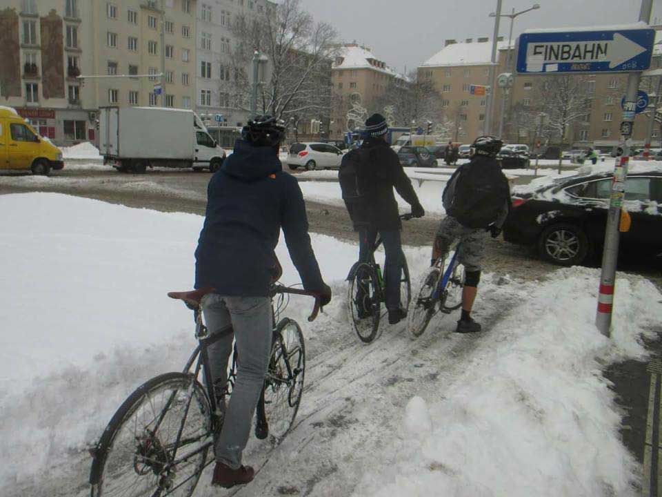 ciclisti-urbani-inverno-Vienna